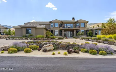 6177 N Featherstone Cir, Reno, NV 89511