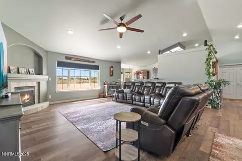 Living - 4609 Rancheria Rd, Fallon, NV 89406 photo 2 of 2