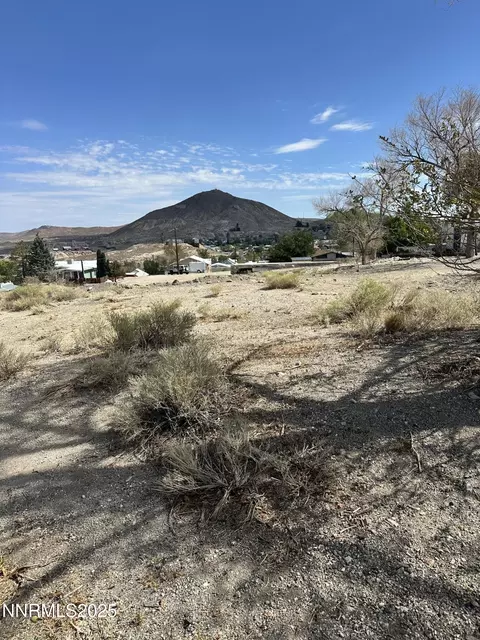 370 S Arizona St, Tonopah, NV 89049