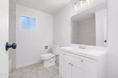 Bath - 3060 Silver State Ave, Fallon, NV 89406 photo 2 of 3