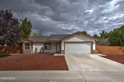 736 Shadow Ln, Fernley, NV 89408