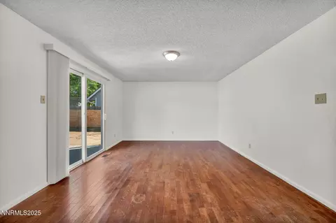 Living - 7274 Windmill Dr, Reno, NV 89511 photo 6 of 9