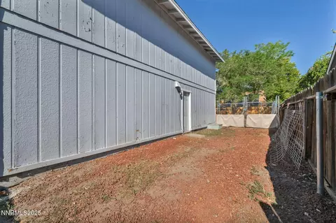 Exterior - 7274 Windmill Dr, Reno, NV 89511 photo 5 of 8