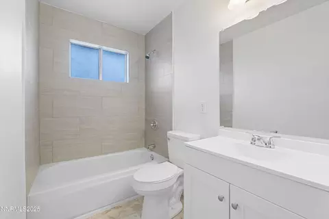 Bath - 870 Sunset Dr, Fallon, NV 89406 photo 1 of 1