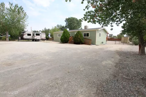18 Bluestone Ave, Yerington, NV 89447
