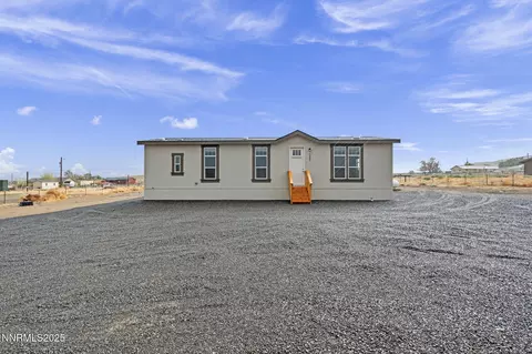 1205 Cooney Dr, Silver Springs, NV 89429