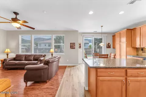 10650 Cedar Bend Ct, Reno, NV 89521 photo 8