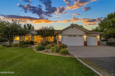 1588 Gloria Way, Minden, NV 89423