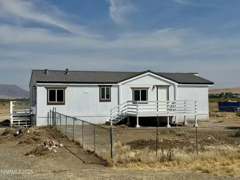 6105 Amos Dr, Winnemucca, NV 89445