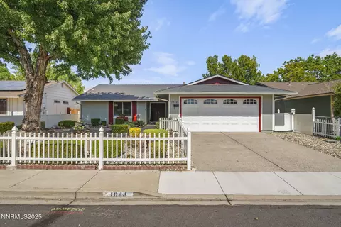1044 Glen Martin Dr, Sparks, NV 89434