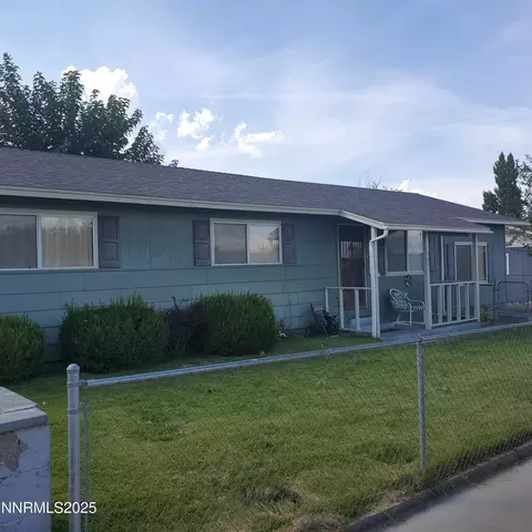 135 Ash St, Hawthorne, NV 89415