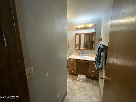 Bath - 151 Bateman St, Austin, NV 89310 photo 1 of 4