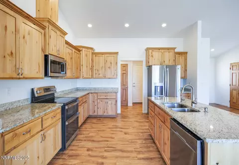 Kitchen - 6126 Cow Canyon Dr, Fallon, NV 89406 photo 2 of 2