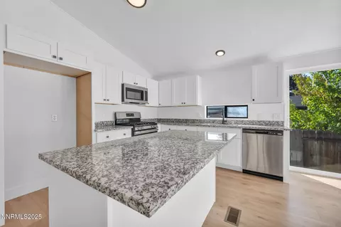 2730 Dahlia Way, Reno, NV 89512