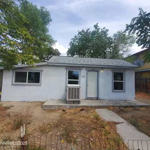 742 D St, Hawthorne, NV 89415