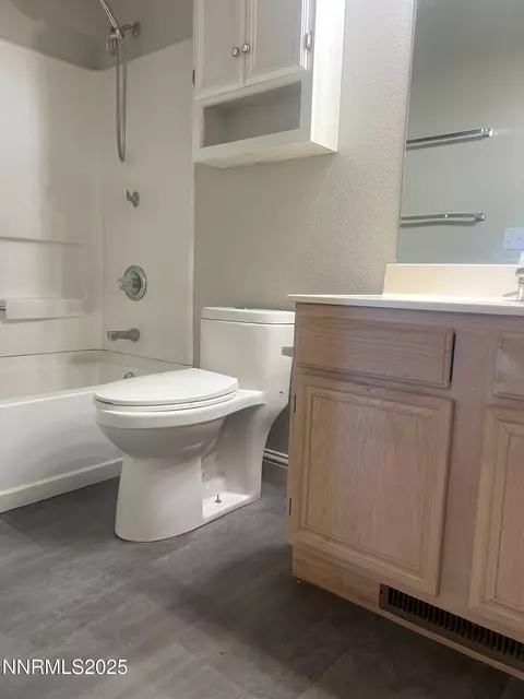 Bath - 6270 W Chinook Ct, Sun Valley, NV 89433 photo 2 of 2