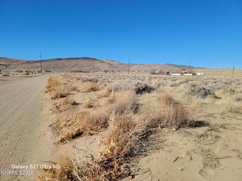 1100 Antelope St, Silver Springs, NV 89429