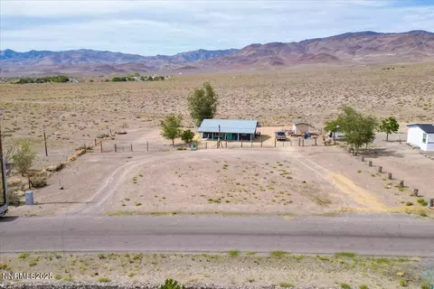4895 Cheyenne Trl, Silver Springs, NV 89429