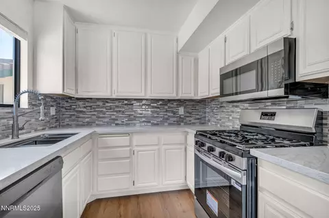 2475 Sycamore Glen Dr # 1, Sparks, NV 89434