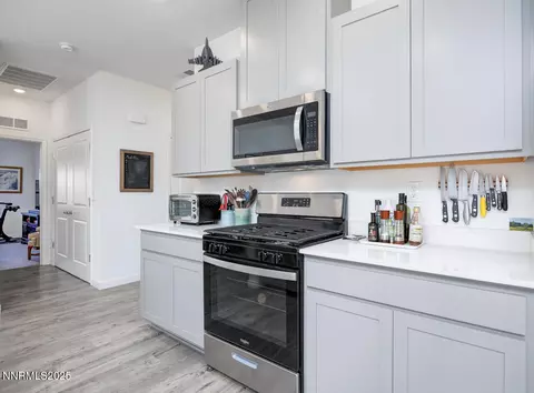 Kitchen - 654 Sycamore Dr, Fallon, NV 89406 photo 2 of 3