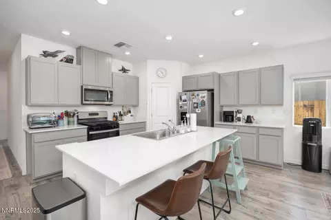 Kitchen - 654 Sycamore Dr, Fallon, NV 89406 photo 1 of 3