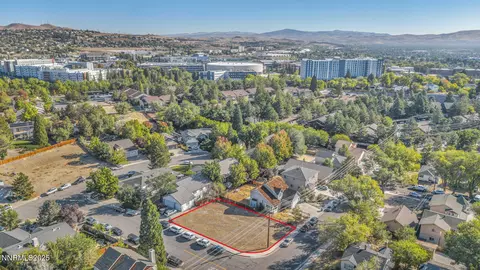 595 College Dr, Reno, NV 89503