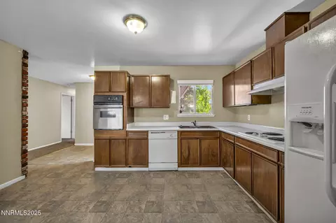 Kitchen - 3235 Bryan St, Reno, NV 89503 photo 4 of 4
