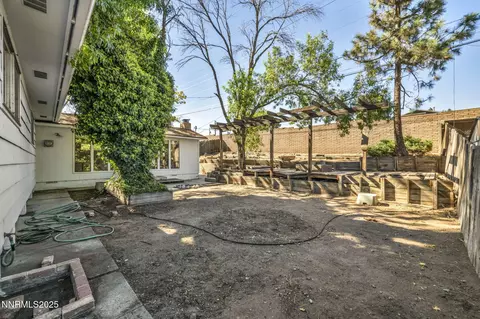Exterior - 3235 Bryan St, Reno, NV 89503 photo 5 of 7
