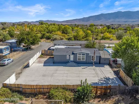 155 Hall St, Dayton, NV 89403