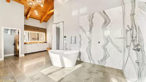 Bath - 6200 Westside Rd, Calpine, CA 96124 photo 5 of 7
