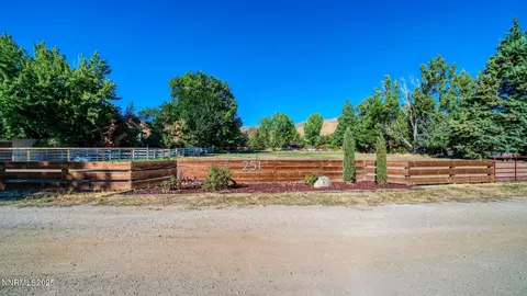 251 Theobald Ln, Reno, NV 89521