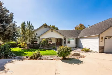1336 Santa Cruz Dr, Minden, NV 89423