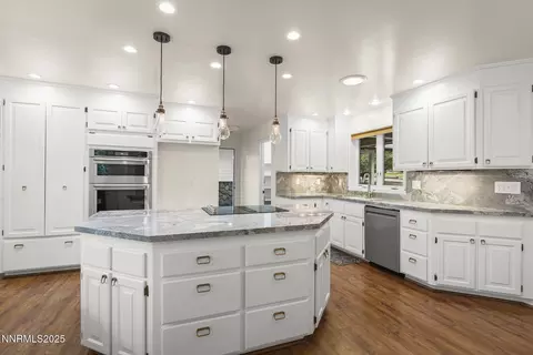 Kitchen - 4265 Hackamore Dr, Reno, NV 89519 photo 2 of 4