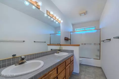 Bath - 6366 Westwind Way, Fallon, NV 89406 photo 2 of 3
