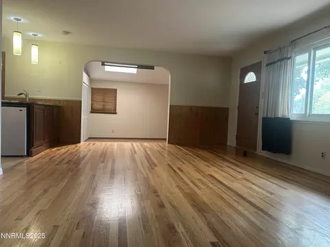 Living - 880 Ruby Ave, Reno, NV 89503 photo 2 of 7