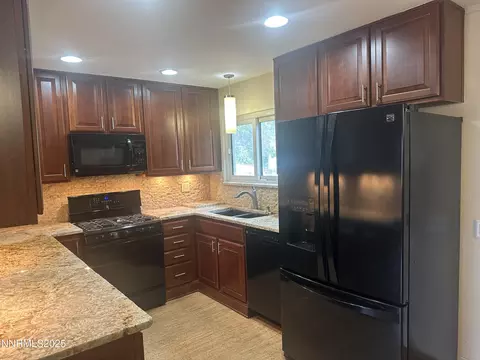 Kitchen - 880 Ruby Ave, Reno, NV 89503 photo 4 of 7