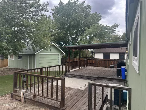 Exterior - 880 Ruby Ave, Reno, NV 89503 photo 3 of 10