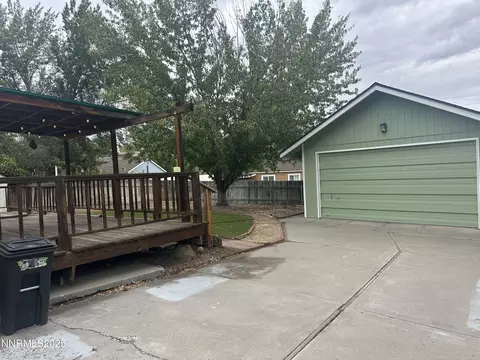 Exterior - 880 Ruby Ave, Reno, NV 89503 photo 6 of 10