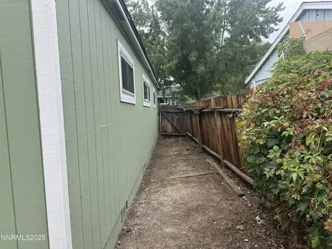 Exterior - 880 Ruby Ave, Reno, NV 89503 photo 9 of 10