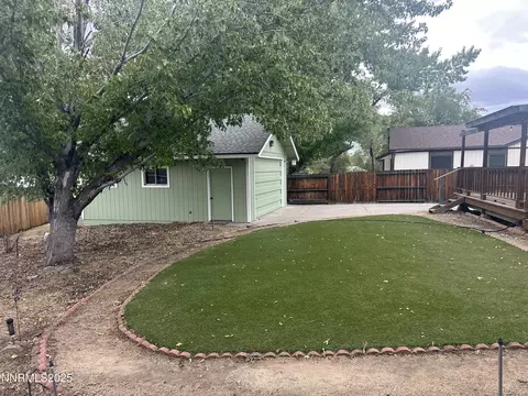 Exterior - 880 Ruby Ave, Reno, NV 89503 photo 5 of 10