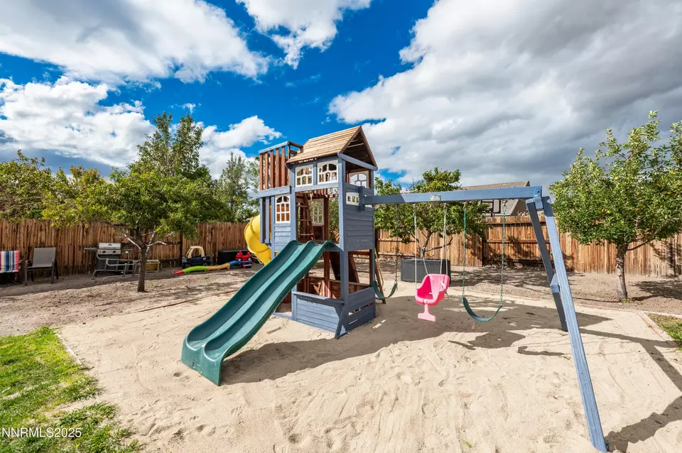 Exterior - 2830 Tobiano Dr, Reno, NV 89521 photo 6 of 11