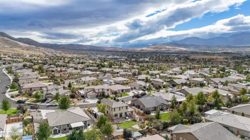 View/Area - 2830 Tobiano Dr, Reno, NV 89521 photo 7 of 11