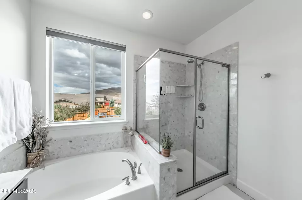 Bath - 2830 Tobiano Dr, Reno, NV 89521 photo 3 of 6