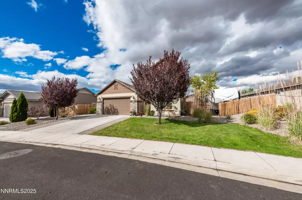 Exterior - 2830 Tobiano Dr, Reno, NV 89521 photo 2 of 11