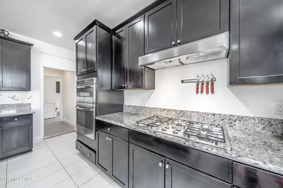 Kitchen - 2830 Tobiano Dr, Reno, NV 89521 photo 3 of 6