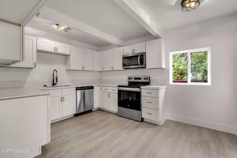 1725 Sterling Way, Reno, NV 89512