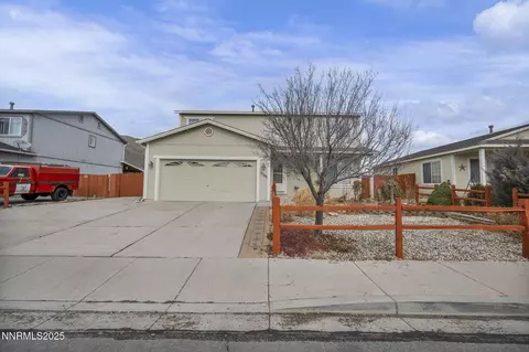 17795 Oakview Ct, Reno, NV 89508