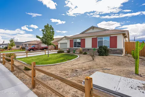 221 Snow Ln, Dayton, NV 89403