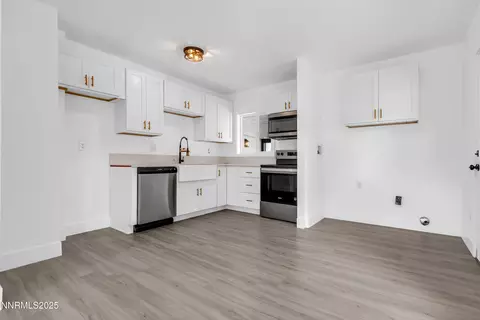 2 Lincoln Way, Sparks, NV 89431