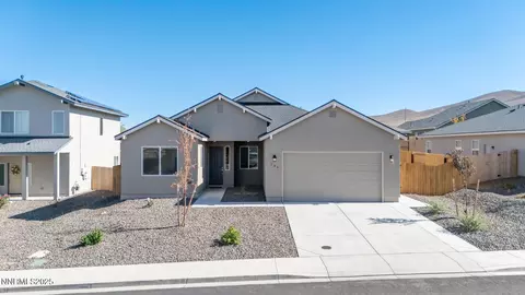 785 Garnet Way, Fernley, NV 89408